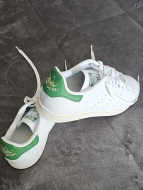 adidas | Shoes | Limited Editionadidas Superstar Sneakers With Hearts And  Heart Laces Nwt | Poshmark